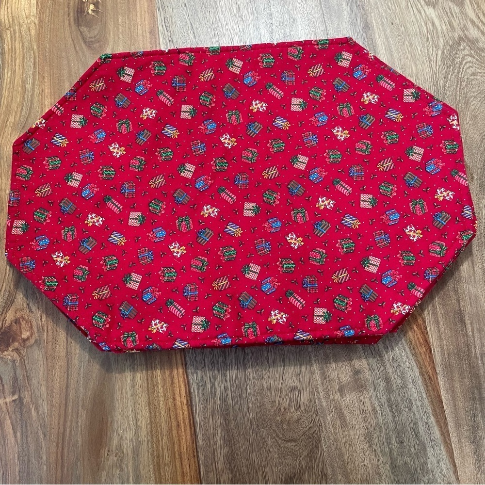 Christmas Multi-colored Present Print Red Background/Backing Placemats set‎ of 6